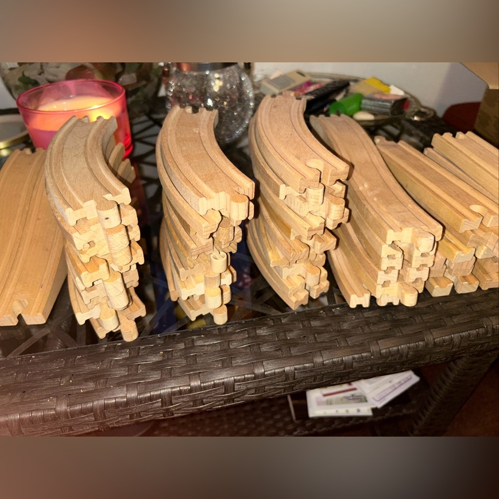 thomas and friends Lot Of 92 Wooden Train Tracks - Picture 5 of 7